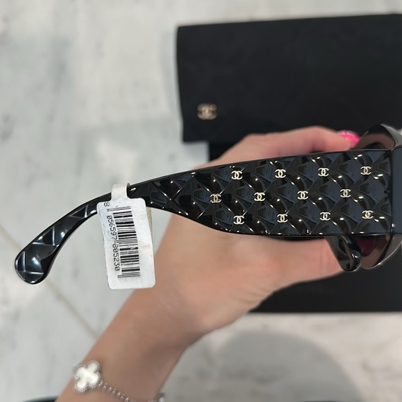 BNWT ? authentic Chanel Sunglasses main image 8